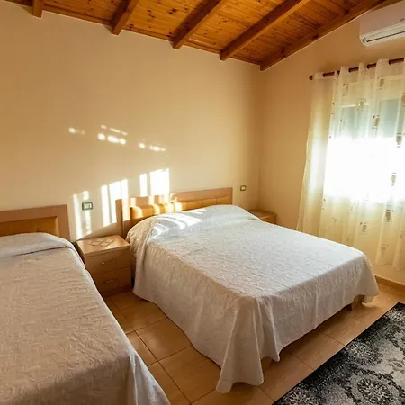 Llano Lodge *
