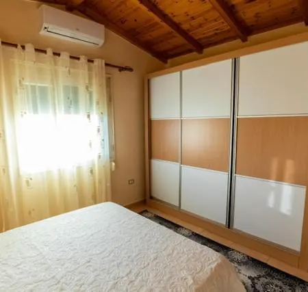Llano Lodge Vlore